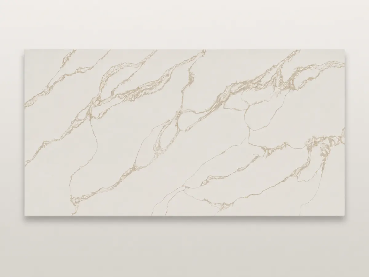 Honey Calacatta quartz slab pattern