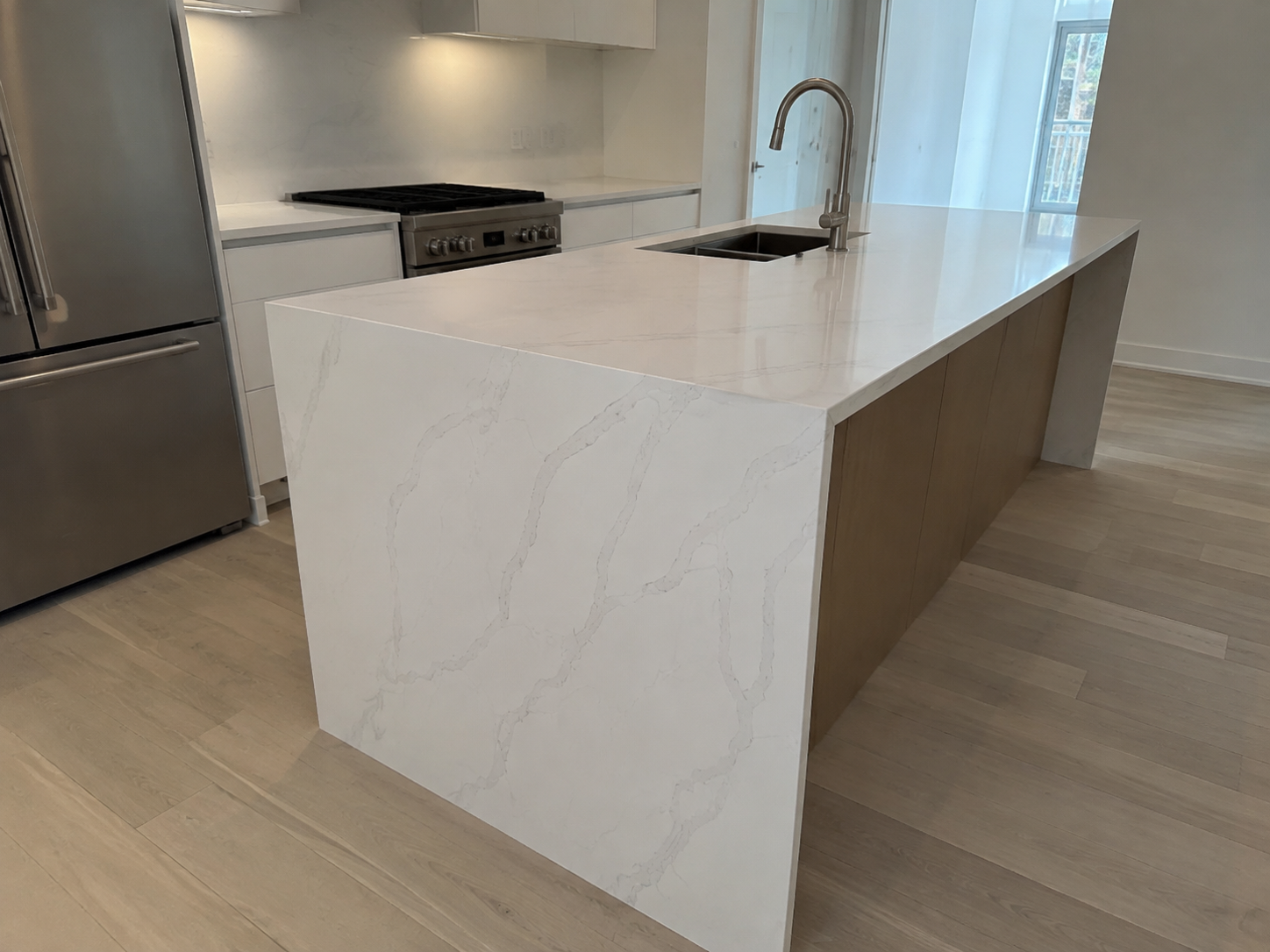 Greige Calacatta kitchen reference 3